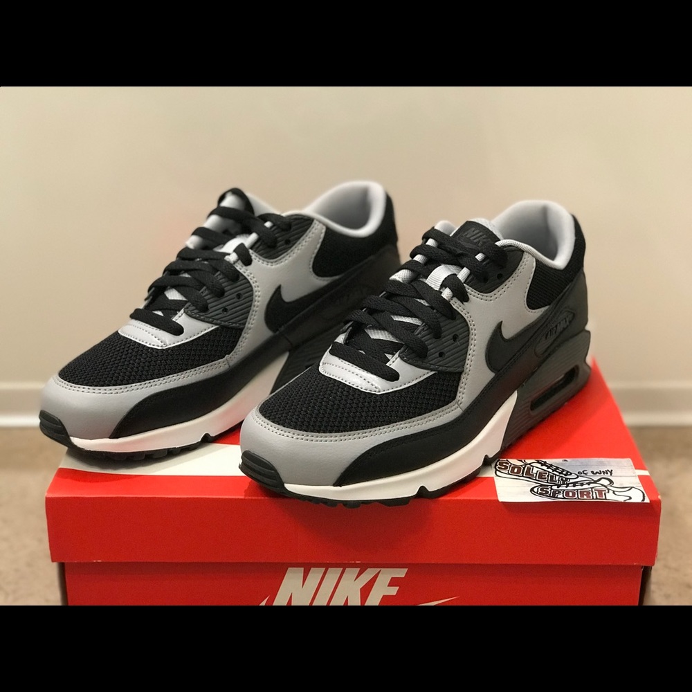 NEW Nike Air Max 90 Leather Black White Vapormax - Picture 3 of 8